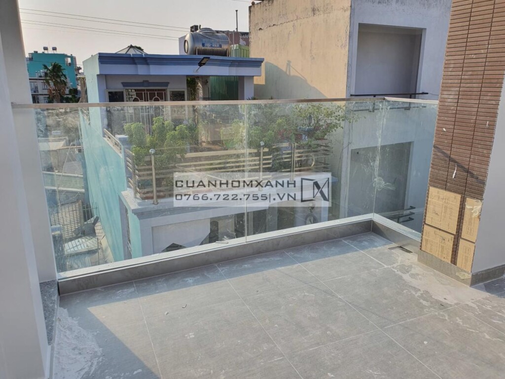 Lan can kính cường lực