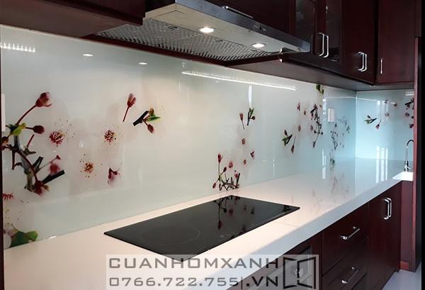 Kính sơn ốp bếp trang trí