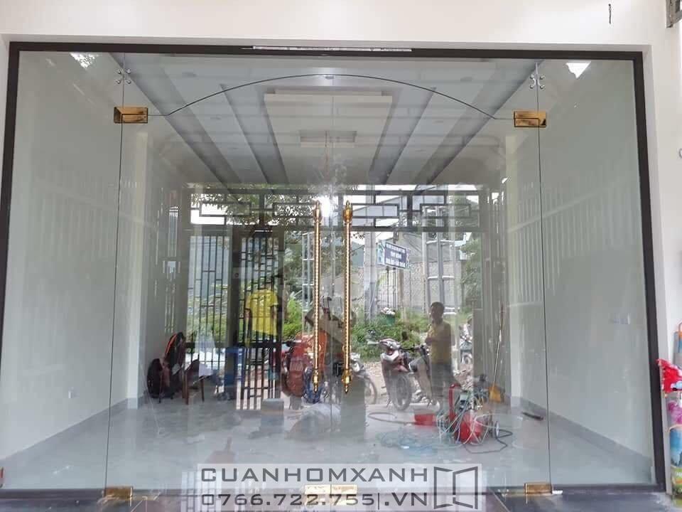 Cửa kính cường lực bản lề sàn