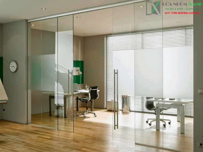 Cửa kính cường lực lùa treo