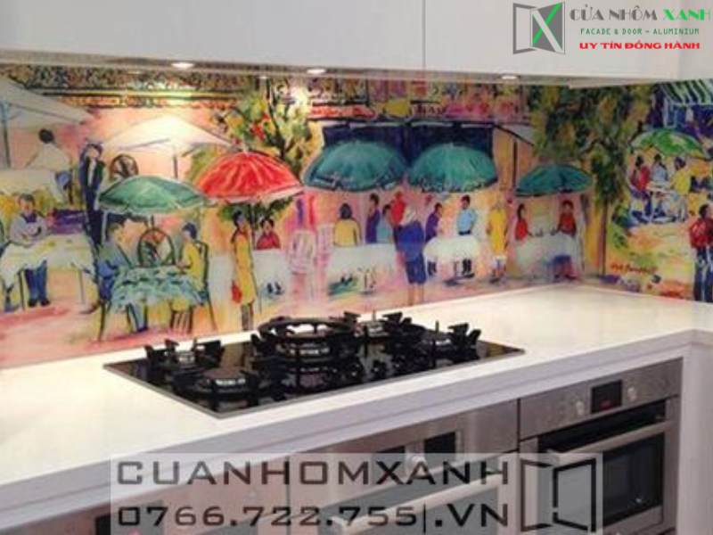 Kính sơn ốp bếp trang trí