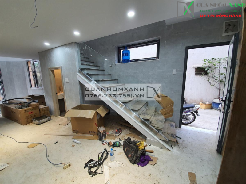 Lan can kính cường lực