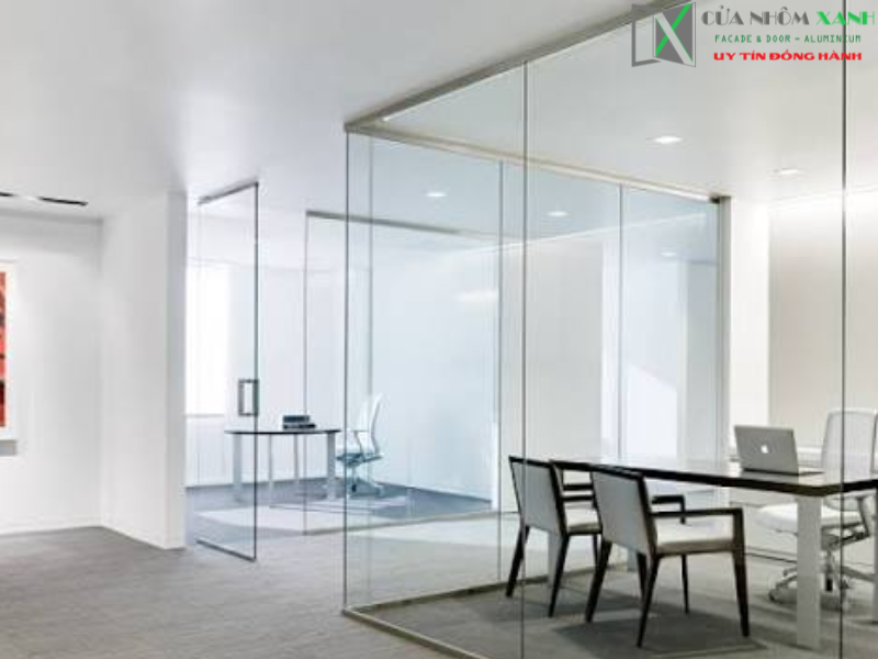 Vách kính cường lực