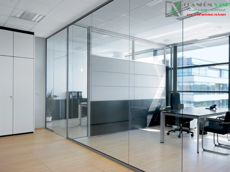 Vách kính cường lực